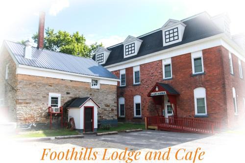 Foothills Lodge