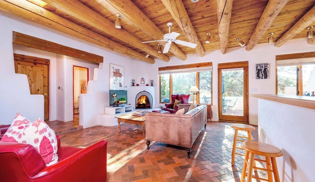 Foothills Retreat- Patios| Rooftop Deck|Quiet|2BR
