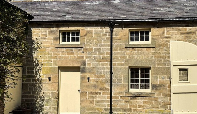 Footmans Cottage - Two Bedroom Villa, Sleeps 4