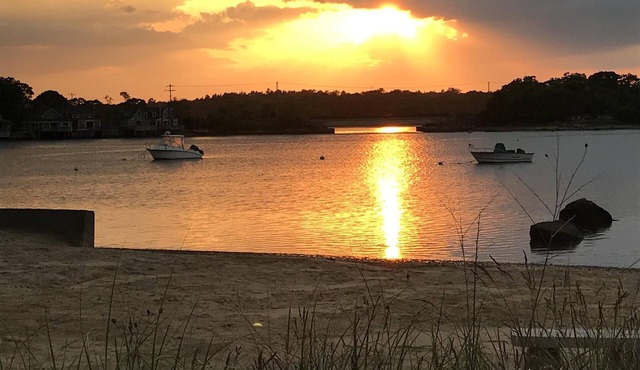 Footsteps from Broad Cove 5 min walk to Onset Village