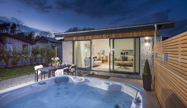 Footsteps to the dunes - Hot Tub - Pet friendly