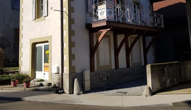 For 4 max Maisonette end 1800 village center of Le Châble 74160 15mins Geneva.