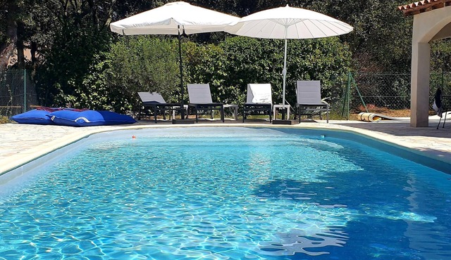 For a serene stay! Villa with garden & pool close to Uzès perfect for 2 family