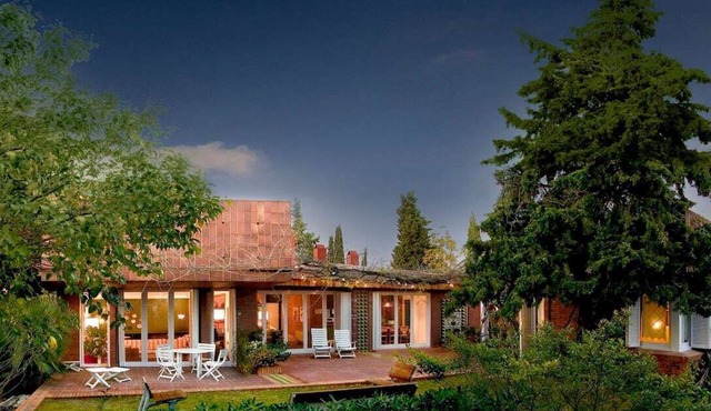 For groups and families. Close to Port Aventura, Costa Dorada and golf courses.