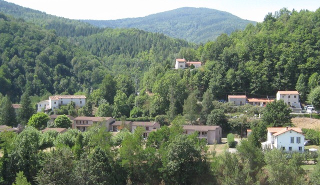 For hiking in the Pyrénées Orientales Rental of rooms for 2 or 3 people.