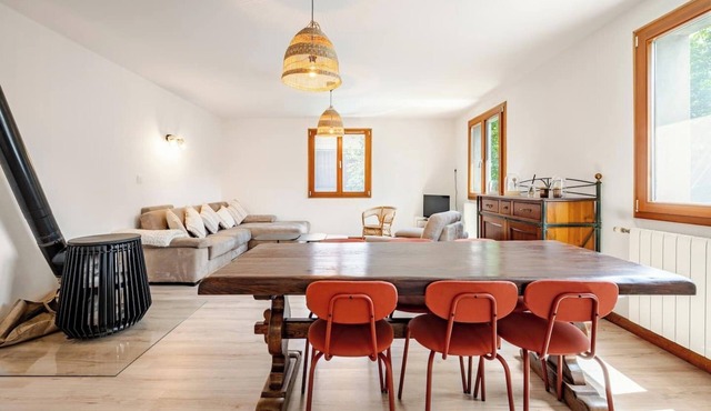 For large gatherings: 2 apartments under a welcoming roof