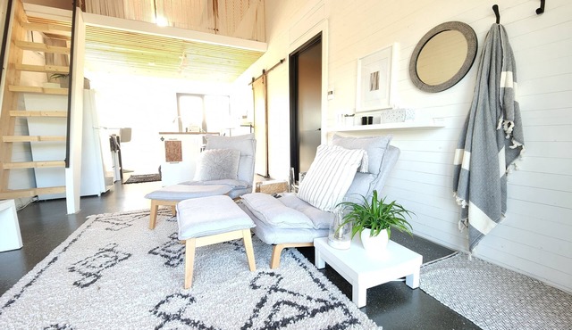 For lovers! Small loft mezzanine with view of the field and horses.