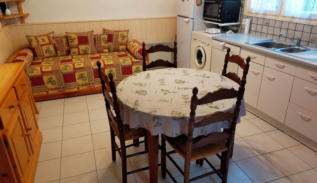 For nature lovers: mountain biking, hiking, swimming in the village of Estoher