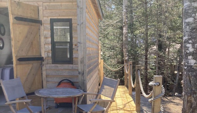 For the folks looking for a rustic getaway. Outdoor gravity fed shower heated☀️