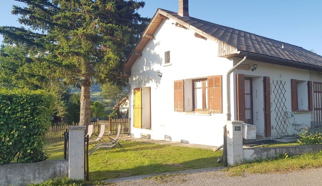 For you ! Pretty little house on Jardin Clos, facing the Dévoluy mountain range