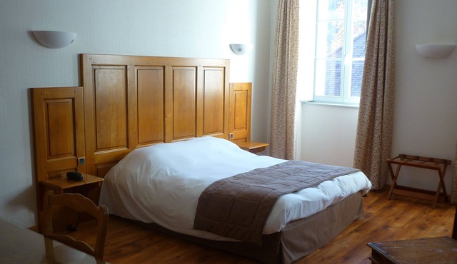 For your stays, prefer the rooms of the Charles Sander hotel