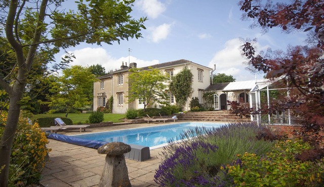 Ford Farm Barns - Luxury converted farm on the edge of the Cotswolds
