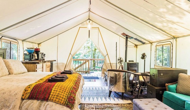 Forest Cabin Hideaway + Fireplace +BBQ + Pond & Wildlife