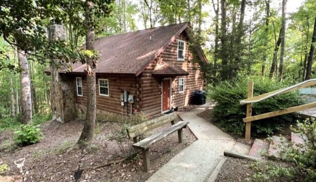 Forest Cabin Minutes from Stone Mountain, NC