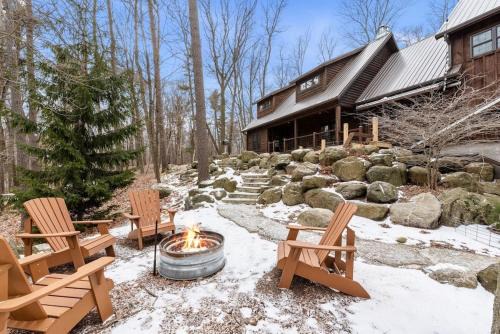 Forest cabin near Kohler Andrae with hot tub