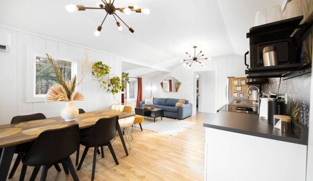 Forest cottage on the lake ☀️