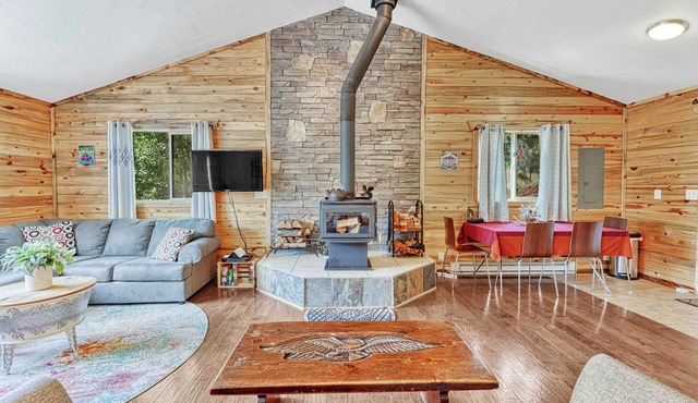 Forest Edge Hideaway with Great Views in Divide