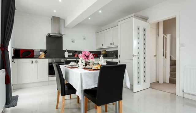 Forest Edge - luxury holiday home near the coast