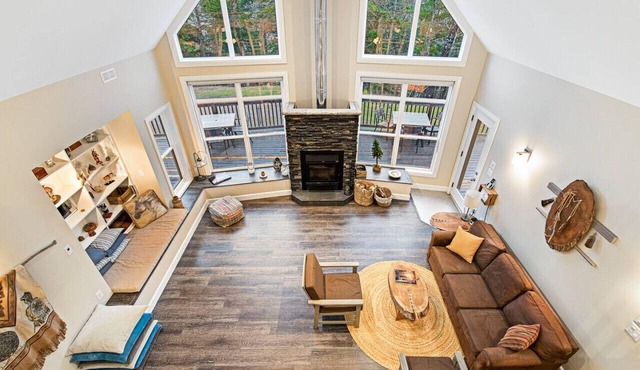 Forest Fawn Chalet 2 Bedroom with Hot Tub