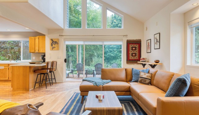 Forest Front Home w/Fire Pit, Mins to Beaches, Wineries | Cedarview Retreat