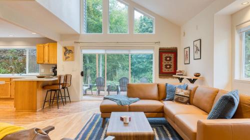 Forest Front Home w Fire Pit Mins to Beaches Wineries Trails Cedarview Retreat by AvantStay