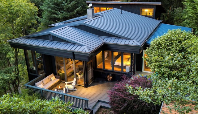 Forest hideaway w/fireplace & Pacific views | Sunset House by AvantStay