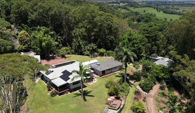 Forest Hill Retreat-Cudgen 10acre Adults Only Farmstay 2 Full Homes sleeps 12