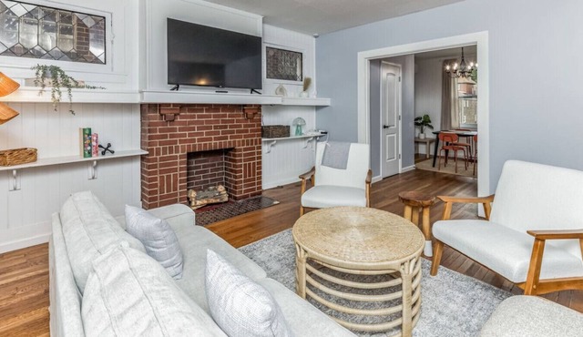 Forest Hills 3BR Home w/Parking + Keypad Entry | Sleeps 7