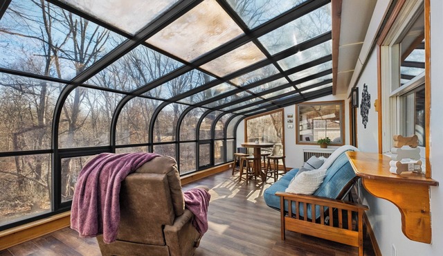 Forest Hills Retreat - Dog Friendly, Fenced