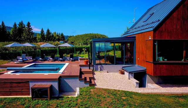 Forest home with pool, sauna, and jacuzzi in the heart of Gorski Kotar.