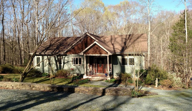 Forest living near a river - ONLY available July 23 - Aug 30, 2023