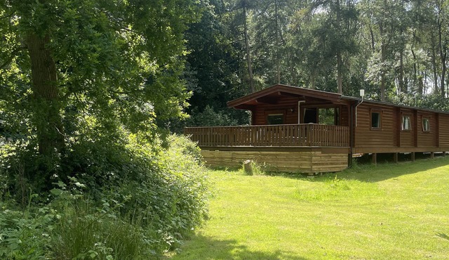FOREST LODGE KENWICK PARK, pet friendly in Kenwick Woods
