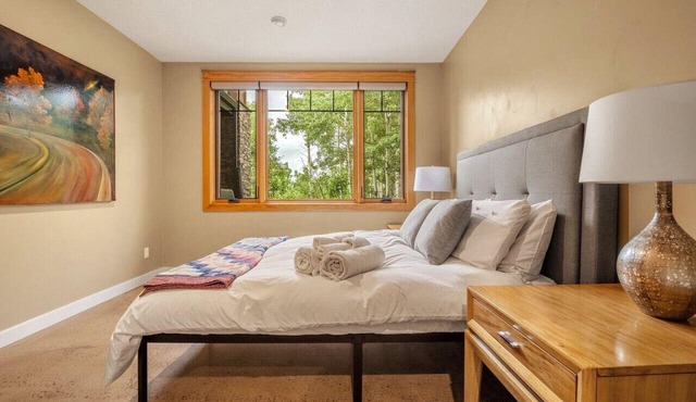 Forest Retreat 2 Acres Free Banff Pass + Views