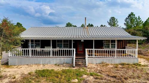 Forest Retreat 3BR Escape w Huge Patio