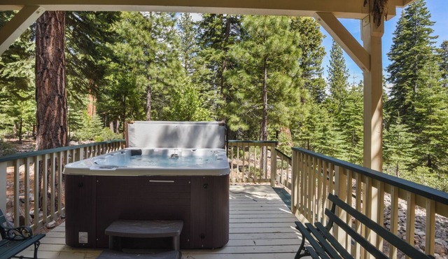 Forest Retreat - Hot Tub, Close to Lake