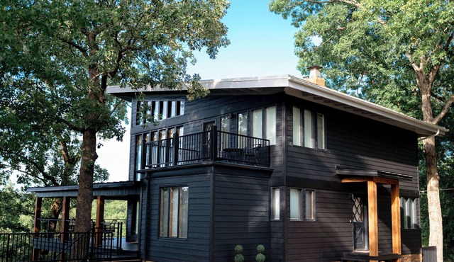 Forest Shores - A lake house within walking distance to Bull Shoals Lake access.