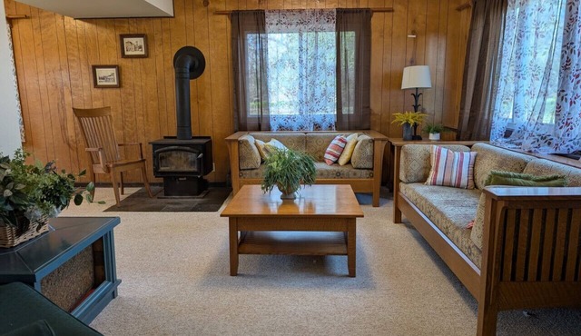 Forest View 2bd on 175 Acre Farm