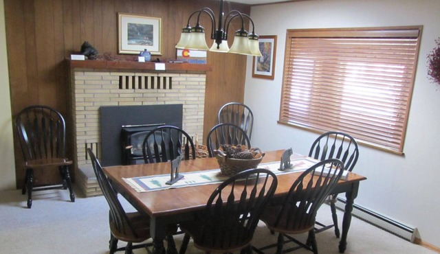 Forest View - 4 bedroom, skiing, fishing, hiking, wildlife. STR permit #1061