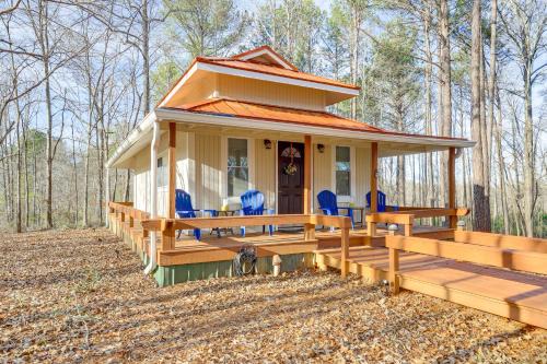 Forest-View Gem in Grantville with Wraparound Deck