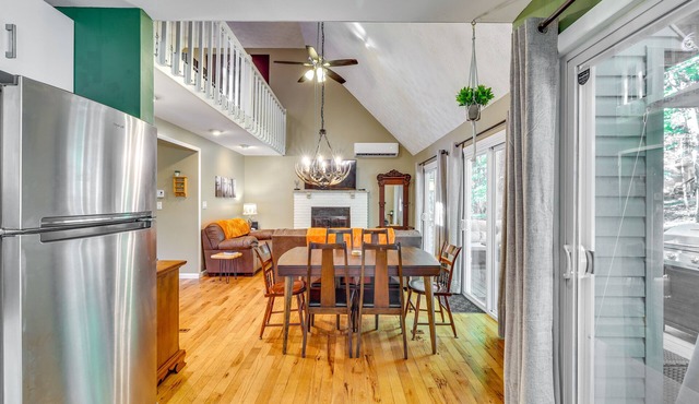 Forest-View Poconos Cabin w/Resort Amenities