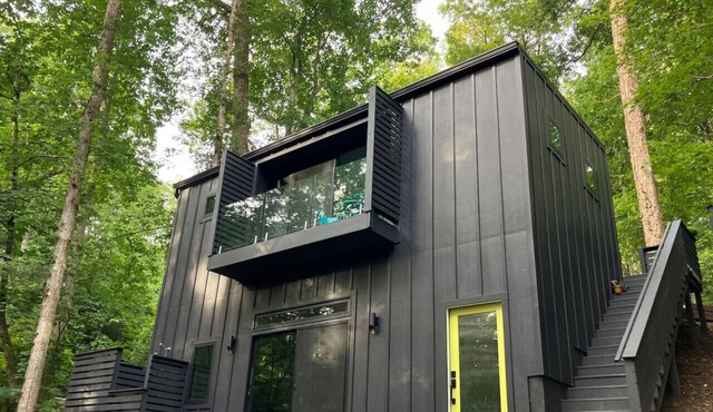 Forest-View Tiny Tryon Studio, W&D, Full Kitchen