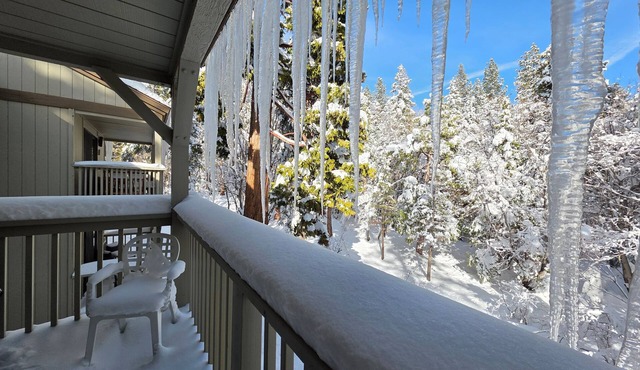Forest View Townhouse 3 Bedroom Home by RedAwning