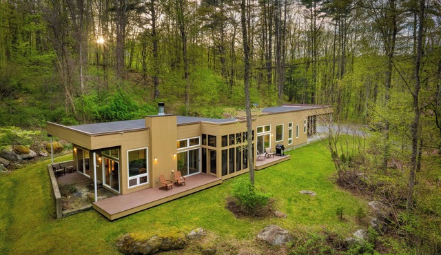 Forest Views, Enclosed Patio in Secluded Modern Home | Woodland Zen by AvantStay