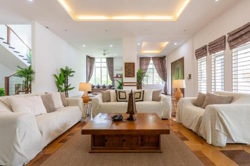 ForestEdge bungalow 8BR 34pax Templer Villa