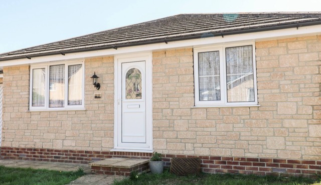 FORGE PLACE, family friendly, country holiday cottage in Bovey Tracey