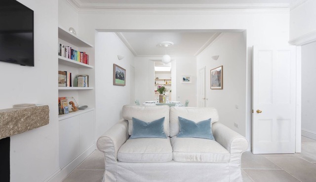 Forget Me Not Cottage - a cottage that sleeps 4 guests in 2 bedrooms