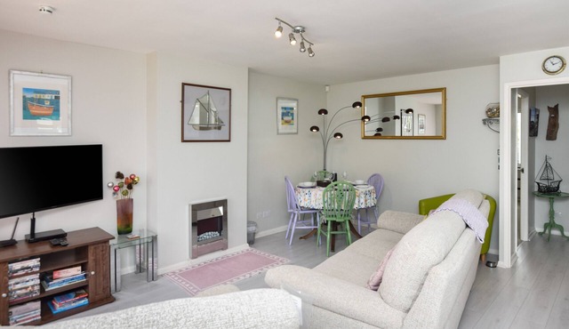 Forget Me Not - Two Bedroom House, Sleeps 4