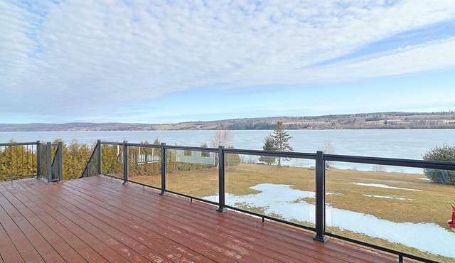 Forget your worries in this spacious and serene space