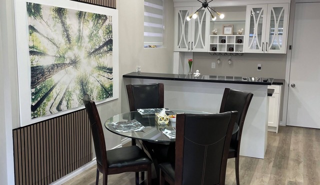 Forget your worries in this 1000 sqft Independent apartment with parking.