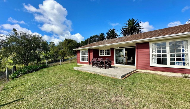 Forget your worries in our cosy farm cottage Spacious & relaxing with farm views